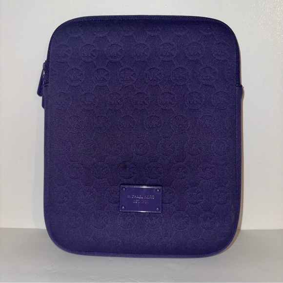 Michael Kors Purple Padded zip around iPad holder - Picture 1 of 14